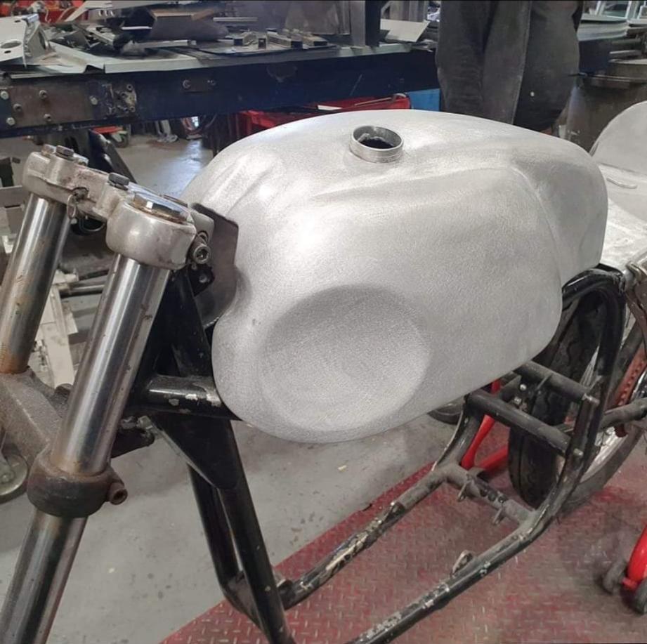 TRITON Featherbed Wideline Manx Style 5 Gal Alloy Fuel Tank